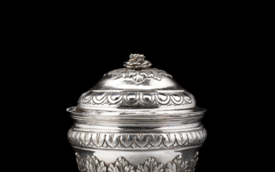 A silver sugar bowl. Probably Genoa, 18th Century (h. cm 13) (g 263 ca.)