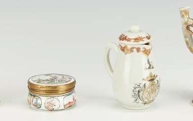4 Chinese Export Porcelain Items incl. Snuff or Paste