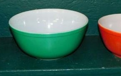 4 Vintage Graduated Pyrex Bowls