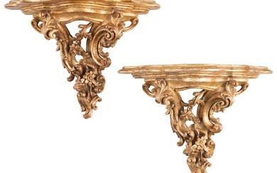 61030: A Pair of Continental Carved Gilt Wood Wall Brac