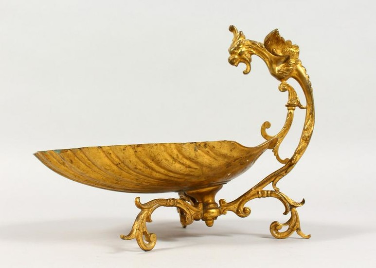 A 19TH CENTURY FRENCH GILT METAL SHELL DISH, with