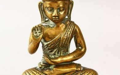 A 20TH CENTURY BRONZE FIGURE OF BUDDHA, in a seated