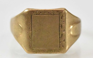 A 9ct yellow gold signet ring (cut), approx 4.7g.Condition Report...