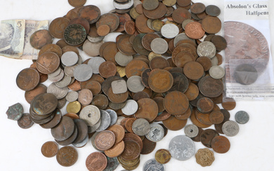 A COLLECTION OF COINS AND TOKENS, TO INCLUDE AN ABSOLON'S GLASS WAREHOUSE GT. YARMOUTH TOKEN.