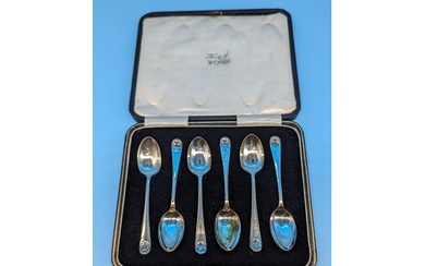 A Cased Set of Hallmarked Silver Tea Spoons.