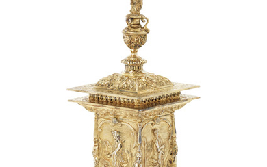 A GEORGE IV SILVER-GILT SMALL REPRODUCTION OF THE VINTNERS' COMPANY STANDING SALT, MARK OF WAKELY & WHEELER, LONDON, 1911