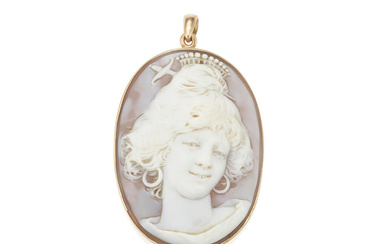 A GOLD AND SHELL CAMEO BROOCH