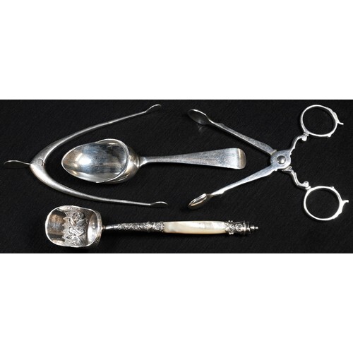 A George V silver Old English pattern medicine spoon, Sheffi...