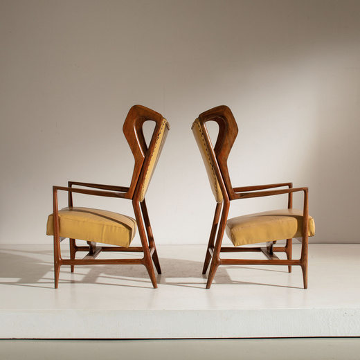 A PAIR OF ARMCHAIRS BY G. PONTI