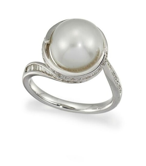 A SOUTH SEA CULTURED PEARL AND DIAMOND RING The
