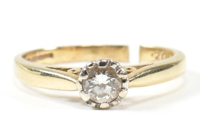 A hallmarked 9ct gold and diamond solitaire ring. The ring h...