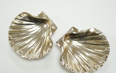 A modern pair of silver butter shells, Roberts & Dore, Sheff...