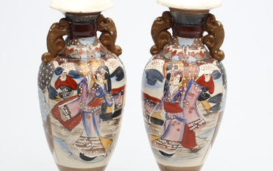 A pair of Meiji porcelain vases, 19th-20th century, Japan.
