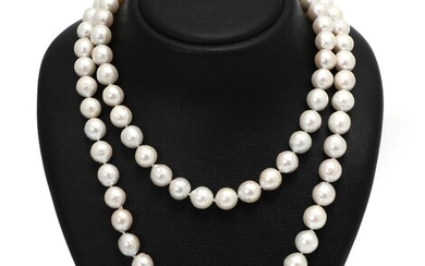 SOLD. A pearl necklace set with numerous cultured South Sea pearls. Pearl diam. app. 12 mm. L. app. 110 cm. – Bruun Rasmussen Auctioneers of Fine Art