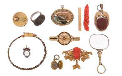 λ A small collection of mostly mid-late 19th century jewellery