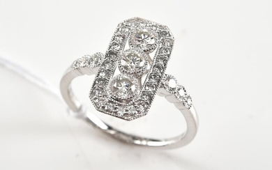 AN ART DECO STYLE DIAMOND PLAQUE RING IN 18CT WHITE GOLD, DIAMONDS TOTALLING 0.74CT, SIZE M, 2.7GMS