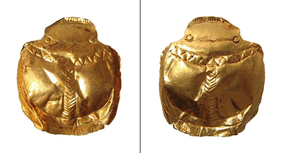 An Egyptian gold foil scarab, Late Period - Roman