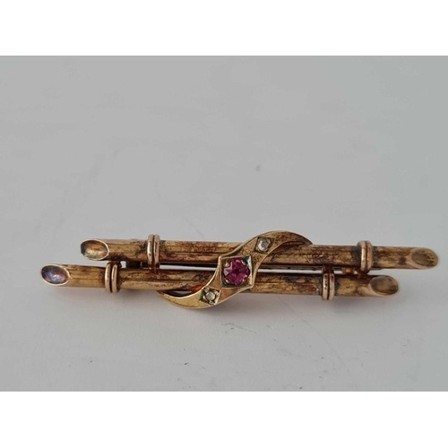 Antique Victorian 15ct stylised bamboo designed brooch set w...