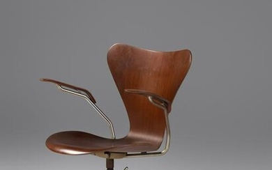 Arne Jacobsen (Danish, 1902-1971) Sevener Desk