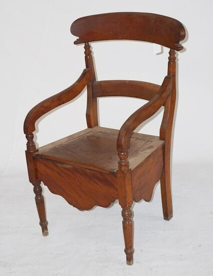 British or American Hepplewhite Walnut Potty Chair