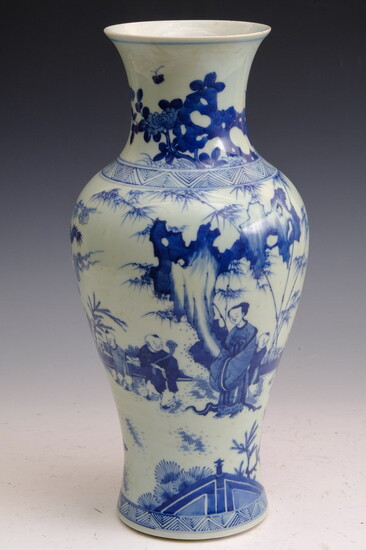 CHINESE BLUE AND WHITE PORCELAIN BALUSTER-FORM VASE. Decorated with figures...