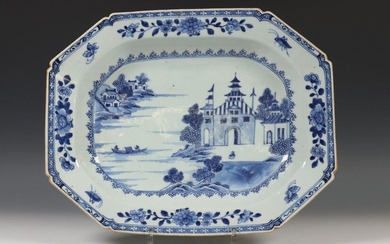 China, blue-white porcelain dipper dish, Qianlong, with decor...