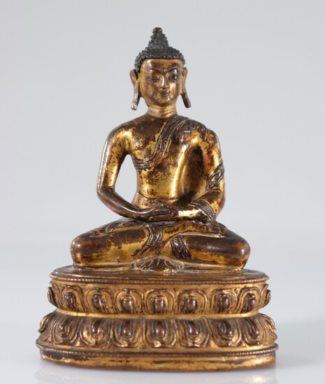 Chine Bouddha Shakyamuni bronze doré a l'or 17ème