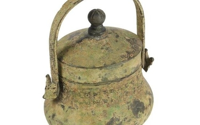Chinese archaic bronze covered ritual, You, wine