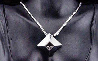 Chopard Happy Diamonds 0.17ctw Diamond and 18K Necklace