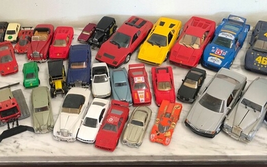 Collection de petites voitures Burago, Matchbox,...