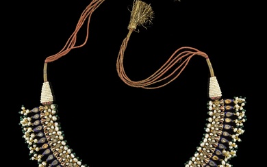 Collier indien composé de motifs émaillés sertis de roses de diamant