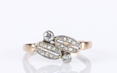 Diamond ring in 14 kt two-tone gold