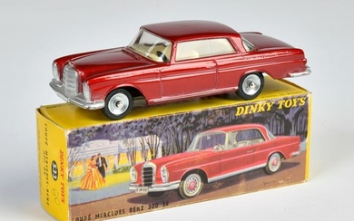 Dinky Toys, 533 Mercedes Benz