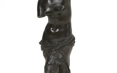 École française du 19e siècle. "Vénus de Milo". En bronze. Dimensions : 32 x 10...
