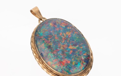 Pendentif opale en or 10 cts, RG 417/000, triplette d'opales ovale avec jeu de couleurs...