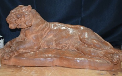 Richard Fath (1900-1952) A large Terracotta sculpture of a Lioness Signed 32 x 66 cm
