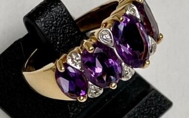 River ring in 750 °/°° gold set with amethysts alternating...