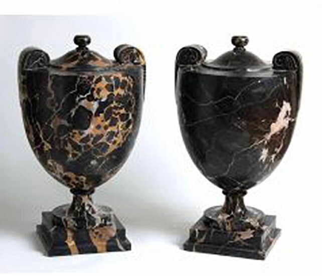 SCULPTOR OF XX CENTURY Couple of vases, 30s/40s Portoro marble,...