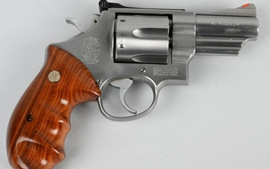 SMITH & WESSON MODEL 657 STAINLESS REVOLVER