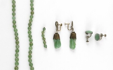 THREE PIECES OF JADE JEWELRY 1) Necklace with...