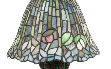 Tiffany Style Leaded Art Glass Table Lamp, 20th C., H 14" Dia. 9"