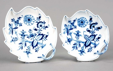Two leaf bowls, Meissen, Knauff Schwerter 1850-1924, 1st and 2nd choice, decor onion pattern, l.