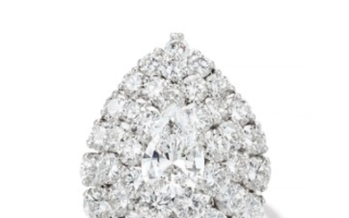 Van Cleef & Arpels, A Diamond and Platinum Ring
