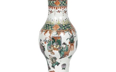 Vase "famille verte" en porcelaine émaillée, Chine, dynastie Qing, XVIIIe siècle. Sur une base en...