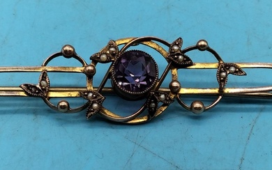 Victorian 9ct Gold Brooch set with Amethyst and Seed...