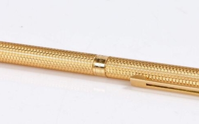 Sheaffer 18 carat gold ball point pen, with an engine turned case, 13cm long