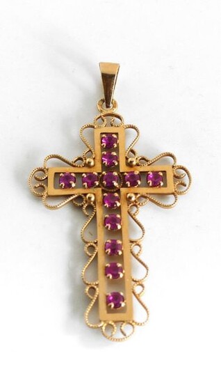 Yellow gold crosses with filigrees and pink stone highlights. Gross weight 3,4 g