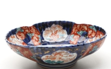 Japanese Imari Hand-Painted Porcelain Lobed Bowl with Scalloped Rim