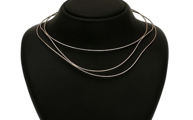 Elsa Peretti: “Wave” necklace of 18k white gold. L. 40 cm. For Tiffany & Co.