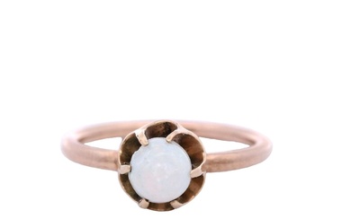14kt yellow Gold Ring with Opal